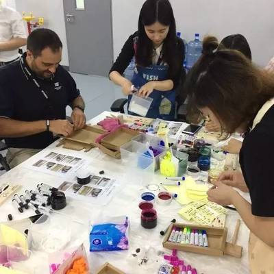 多彩未來，卡特彼勒與你共同繪制——探索企業(yè)社會責任中的教育投資新藍圖